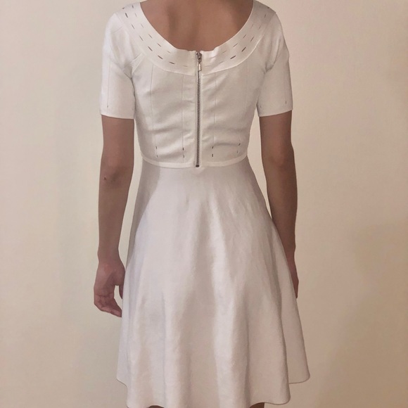 BEBE WHITE ELEGANT ELASTIC DRESS - Picture 3 of 3